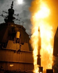 軍艦からミサイル発射２.jpg